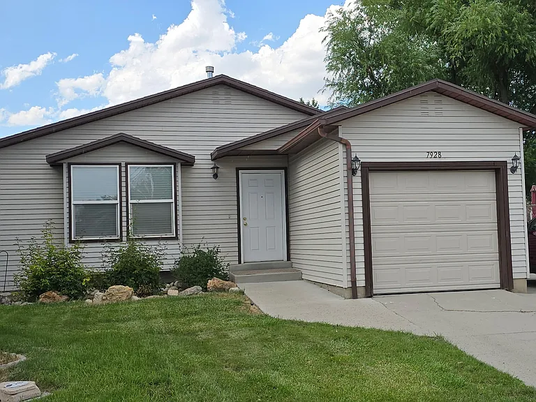 7928 S 2840 W — Photo 1