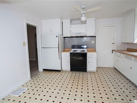 5th image of 2642 Hazel Ave