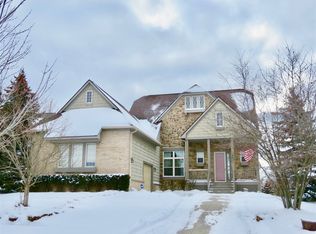 10051 Cotswald Dr, Grand Blanc, MI 48439