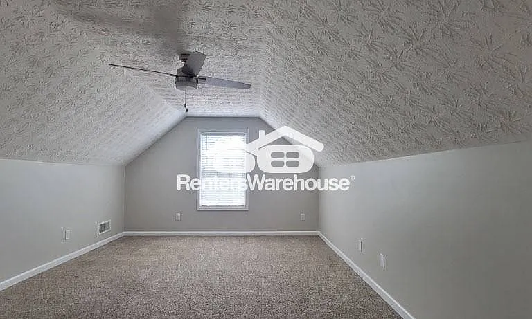 996 Maple Leaf Dr — Photo 5