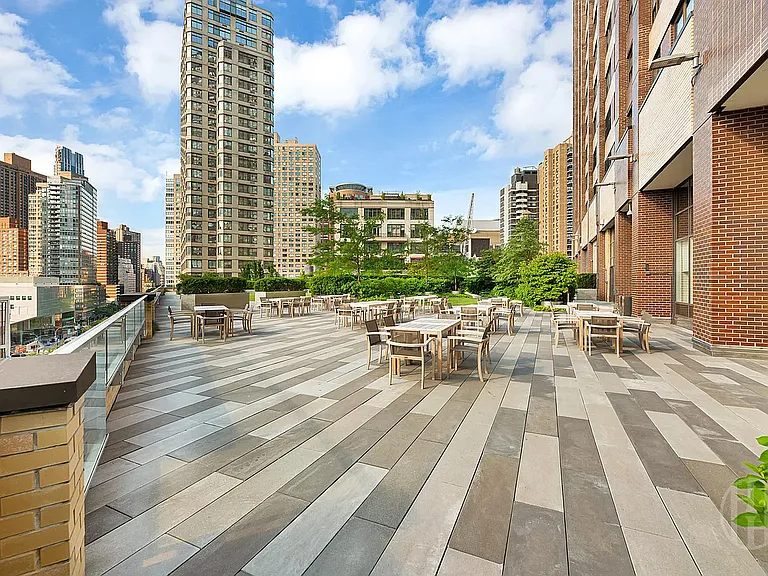 20 W 64th St #27B — Photo 14
