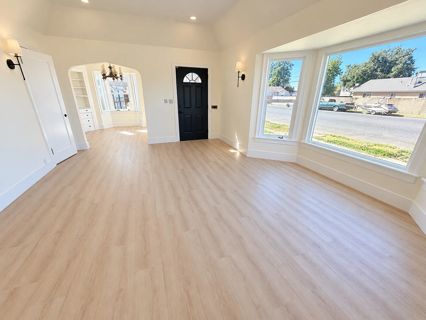 3 bed, 1380 sqft, $2,100 — Photo 2
