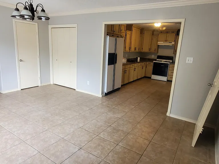 217 Wellington St — Photo 10