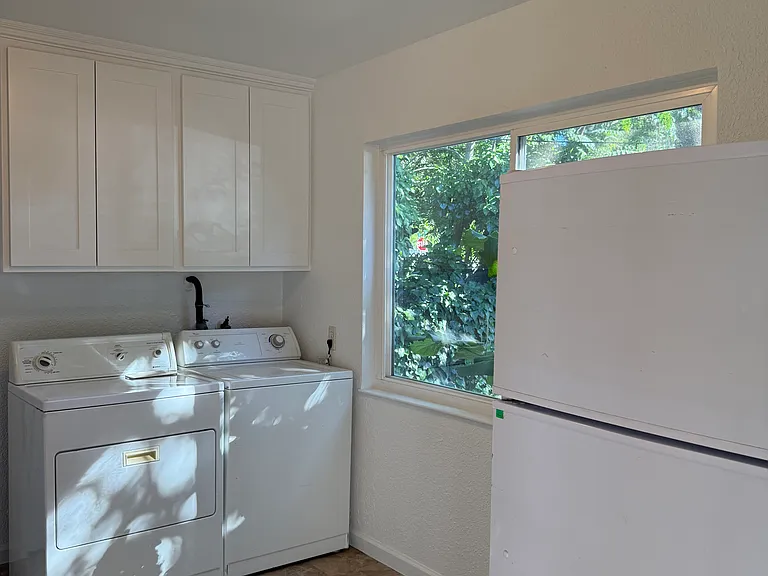 1280 Mastic St #1280 — Photo 8