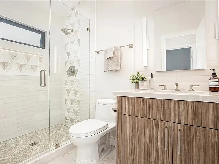 262 Barbara Ave — Photo 10