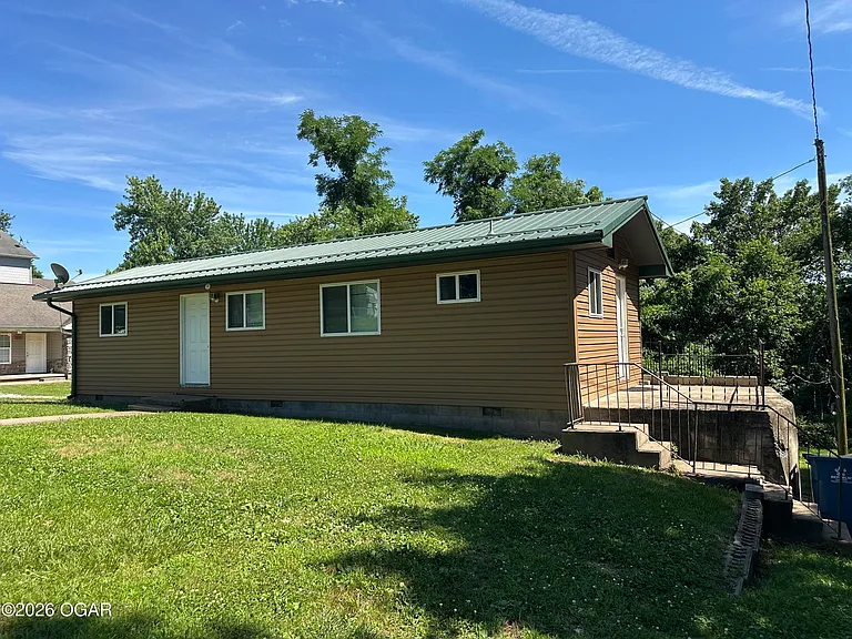 1229 Reid Rd — Photo 1