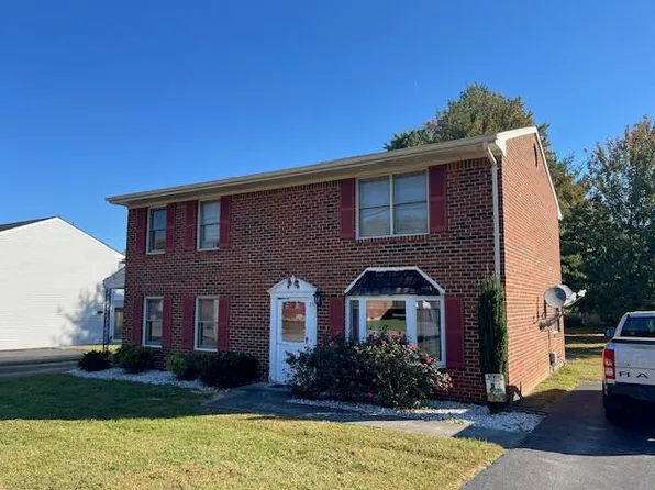 20 Parkdale Dr #&-24, Salem, VA 24153