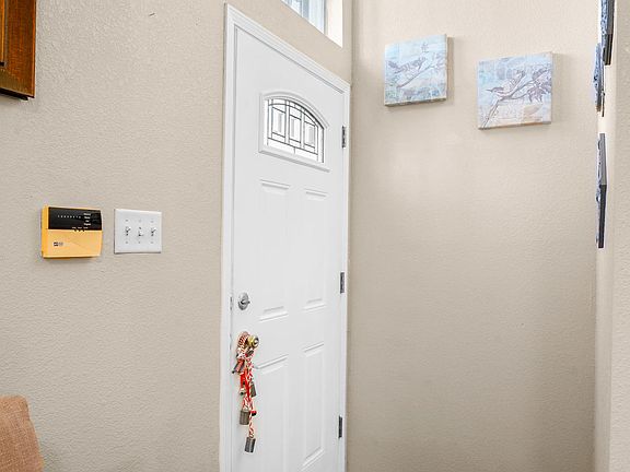 4th image of 3632 La Cuesta Dr