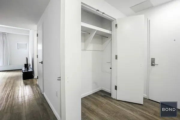 Rented by Bond New York | media 9