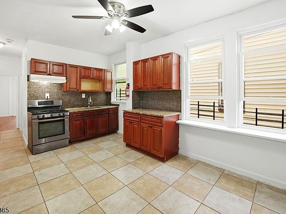 5th image of 375 6th Ave W APT 2