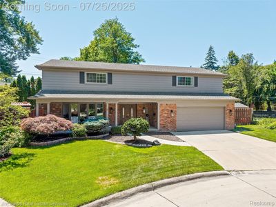 753 Perrien Pl, Grosse Pointe Woods, MI, 48236