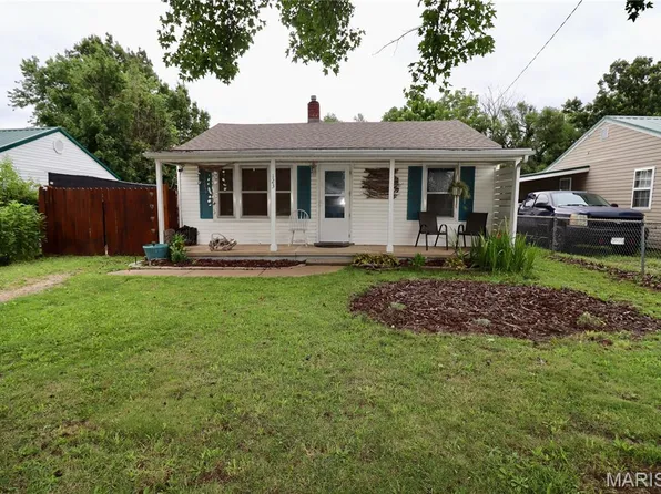 123 Cedar Crest Dr, Lebanon, MO 65536