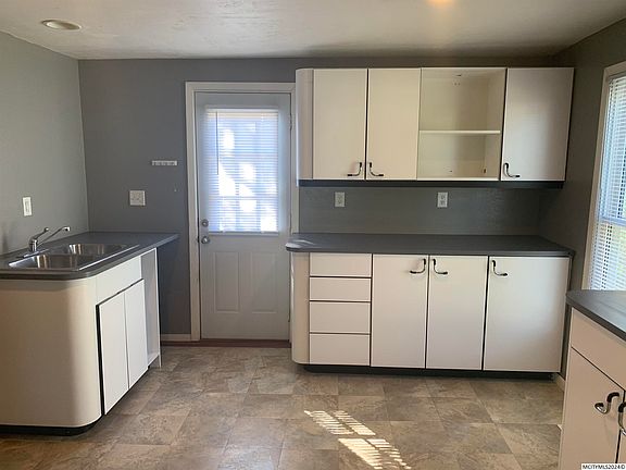 4th image of 543 20th St SE