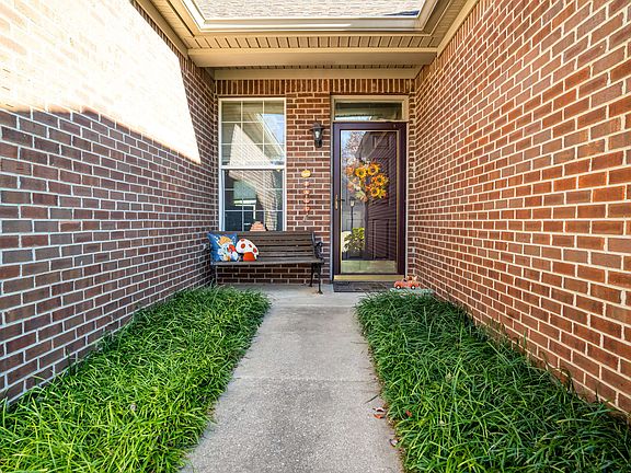 3rd image of 6115 Copeland Mills Ct