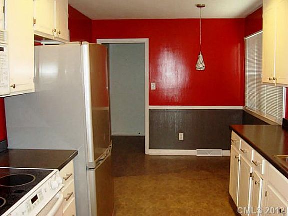 5th image of 4207 Maureen Dr