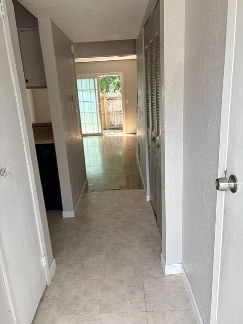 2 bed, 1.5 bath, 900 sqft, $1,250 — Photo 3