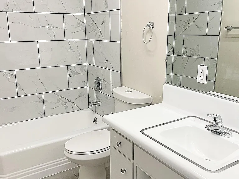 721 Cordova St #9 — Photo 24