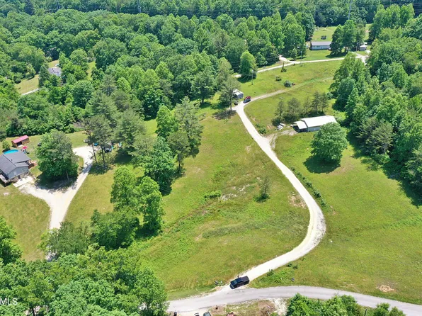 157 Windsong Dr, Helenwood, TN 37755