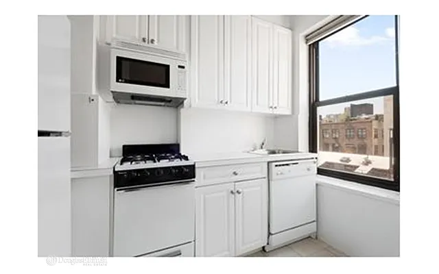 Rented by Douglas Elliman | media 17