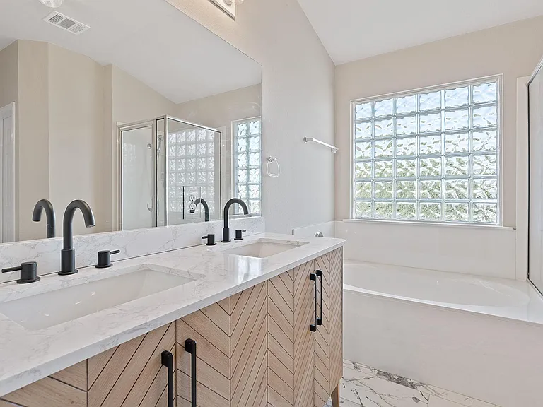 10808 Chippenhook Ct — Photo 14