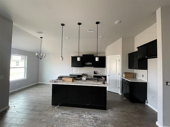 4th image of 924 S Appaloosa Ln