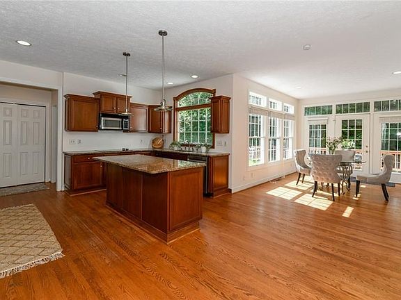 3rd image of 8325 Wembley Ct
