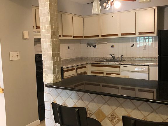 granite breakfast bar