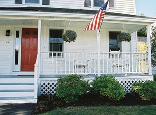 29 Lamplighter Ln, North Chelmsford, MA 01863