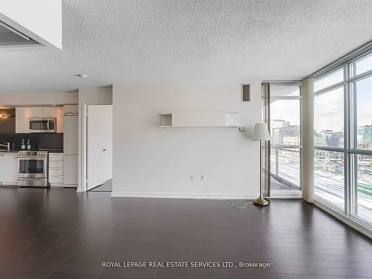 25 Capreol Ct #1105 — Photo 7
