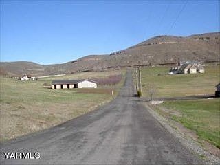 2nd image of 170 Heather Heights Dr