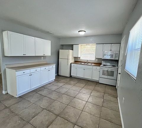 3rd image of 5516 18th St W APT B