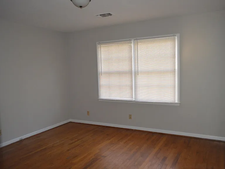 1304 Brockton Dr #B — Photo 9