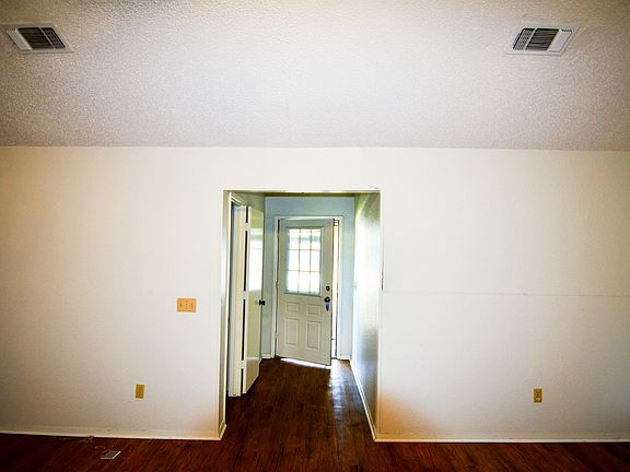 5th image of 1204 Eastfield Dr