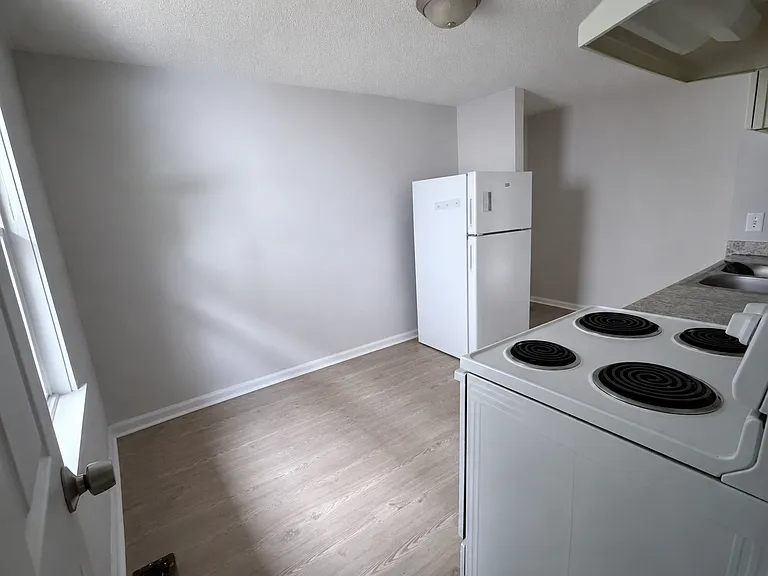 728 S Liberty St — Photo 5