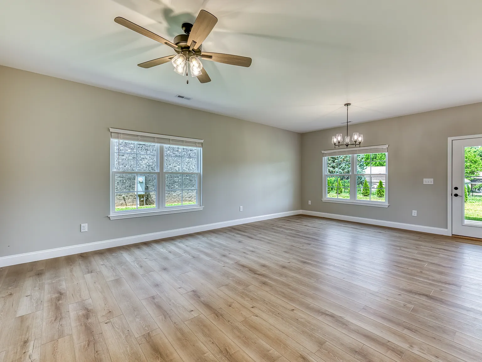 4 bed, 2.5 bath, 1786 sqft, $2,945 — Photo 3
