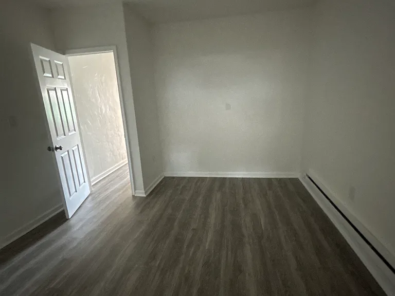 6125 Glenmore Ave #1 — Photo 5