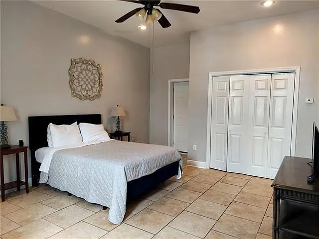 512 Pelican St #B — Photo 9