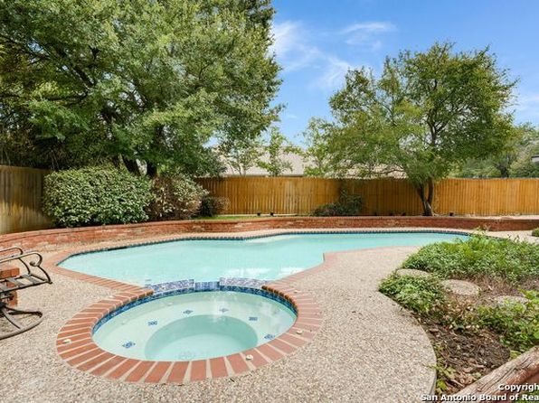 2 Inwood Way Dr