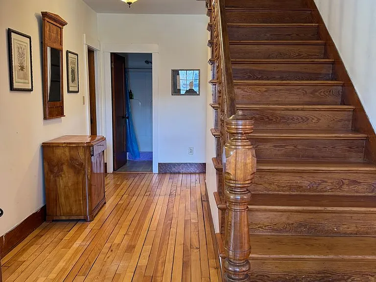 410 Main St — Photo 18