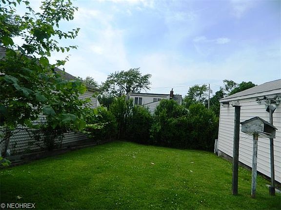 3rd image of 104 Arlington Cir