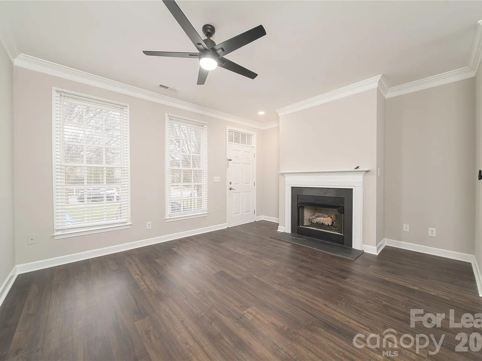 2 bed, 2.5 bath, 1258 sqft, $2,100 — Photo 2