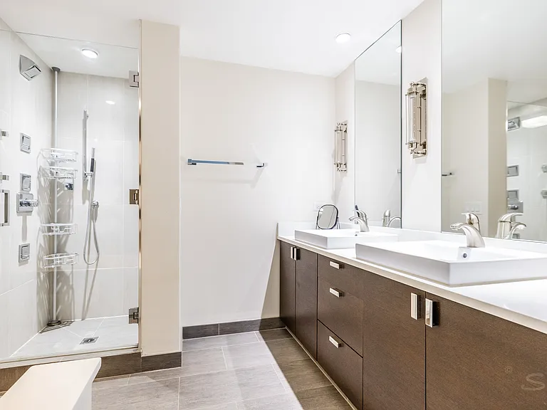 21 E Huron St #1207 — Photo 70