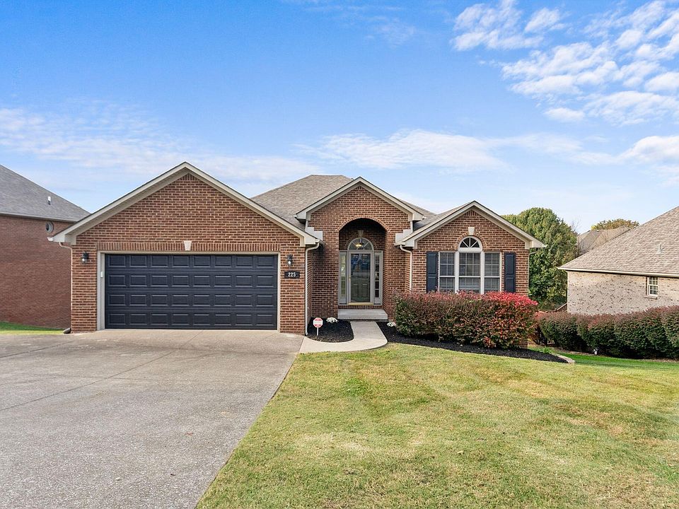 1st image of 225 Savanna Dr