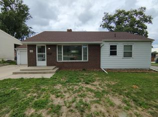 1200 27th St NE, Cedar Rapids, IA 52402
