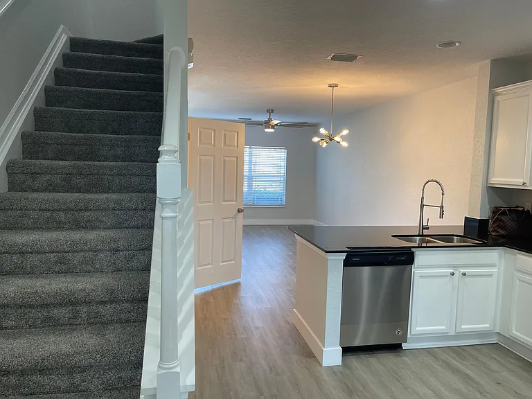 4441 SW 49th Ave — Photo 12