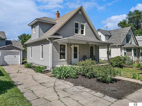 2nd image of 6012 Ballard Ave