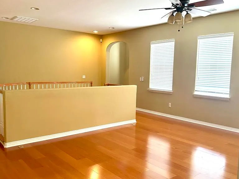 361 Cottages Ct — Photo 13