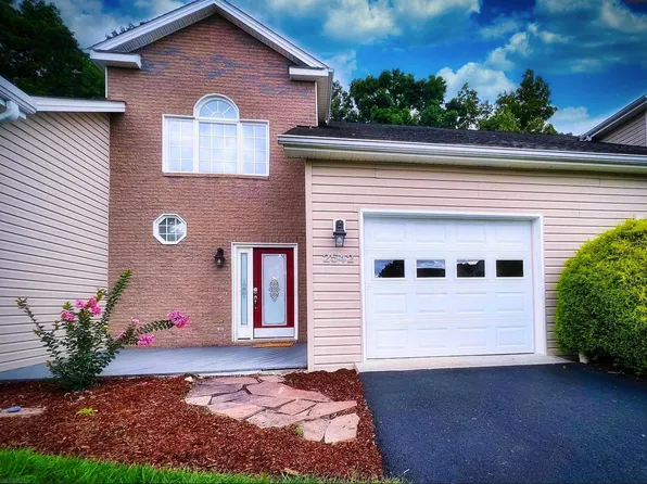 2542 Blossom Trl W #W, Blacksburg, VA 24060