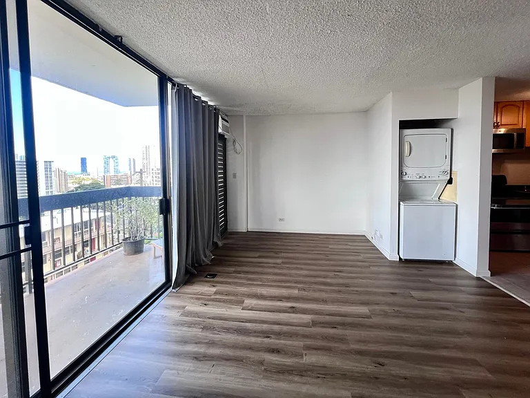 1560 Thurston Ave #503 — Photo 3