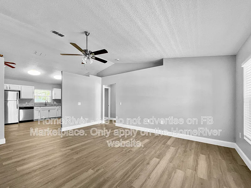 3 bed, 2.0 bath, 1244 sqft, $1,825 — Photo 2